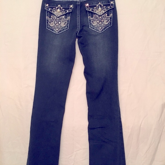 Earl Dark Blue decorated Jeans. Boot leg, sz 0🎊Host Pick🎊. Beautiful pockets. - Picture 8 of 8